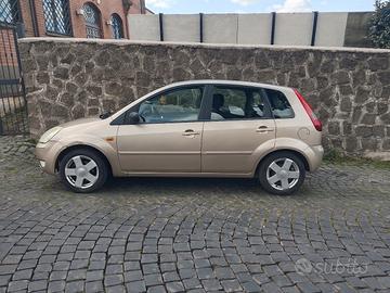 Fiesta V serie 2004