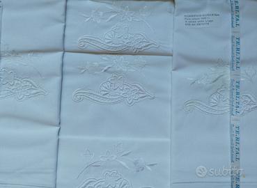 Lenzuola matrimoniali con federe