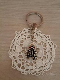 Portachiavi argentato a forma di ranocchia