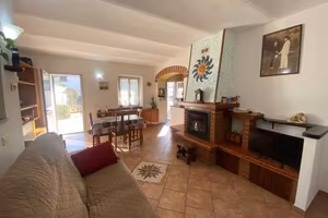Casa indipendente di 141 m² con 4 locali e box aut