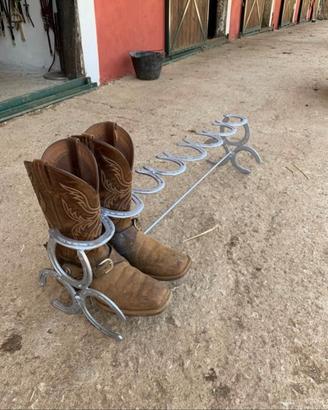 porta stivali country con ferri di cavallo.