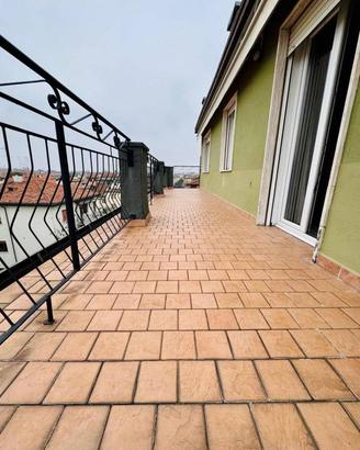 Attico / Mansarda di 81 m² con 2 locali a Venezia