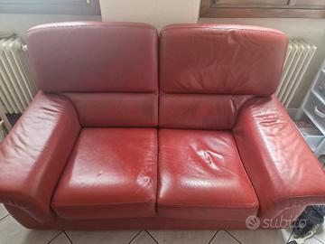 divano pelle rosso borgogna