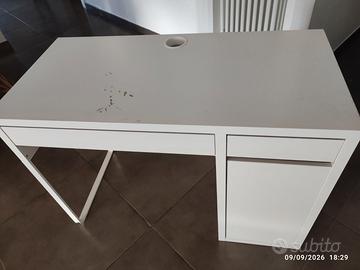 Scrivania Ikea Micke per cameretta