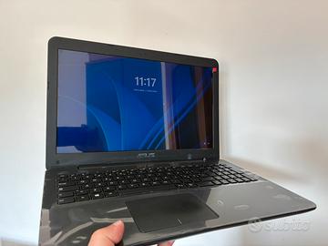 Notebook ASUS X554L - i3 / 4GB / 500GB con Scatola