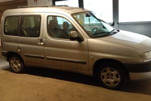 Citroen Berlingo anno 2002 solo ricambi 