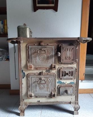 Stufa economica a legna inizio Novecento