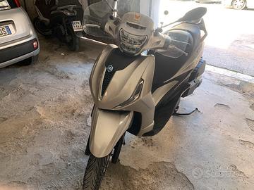 Piaggio beverly 400