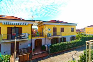 VILLA A SCHIERA D'ANGOLO A ASCEA
