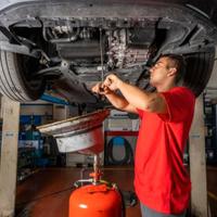 Meccanico auto e autista Carratrrzzi