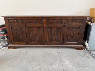 Mobile antico in legno massiccio