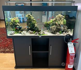 Acquario con mobile