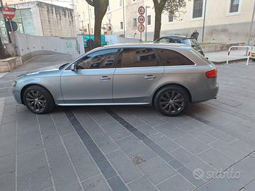 AUDI A4 4ª serie - 2011