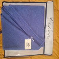 La mantella di puro cashmere 