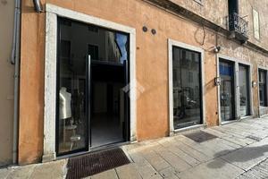 NEGOZIO A BASSANO DEL GRAPPA