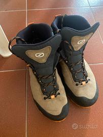 Scarpe da trekking tg42,5, trk goretex high SCARPA