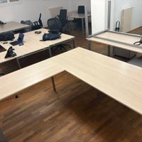 Scrivania da ufficio / home office