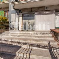 Negozio Mugnano di Napoli [MLF51ACG]