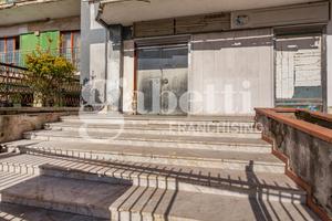 Negozio Mugnano di Napoli [MLF51ACG]