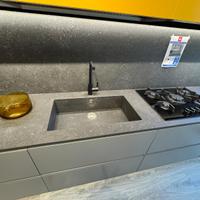 Cucina Febal con piana in gres lavello incassato