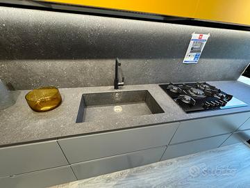 Cucina Febal con piana in gres lavello incassato