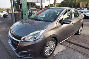 Peugeot 208 PureTech 82 5 porte Black Line