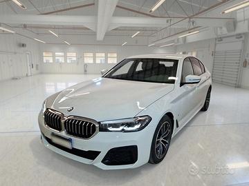 BMW 520 XDRIVE M SPORT AUTO MH48V 4 PORTE BERLINA