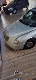 Auto lancia thesis