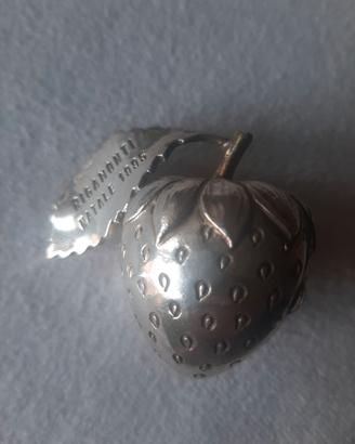 Scatolina porta pillole a forma di FRAGOLA in ARGE