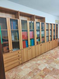 Librerie in rovere con ante a vetro