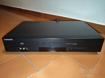Lettore combinato con VHS e DVD