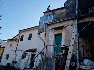 Immobile in asta di 136 m² a Savona