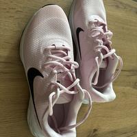 Scarpe Nike rosa