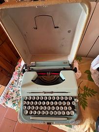 Macchina da Scrivere Vintage SWISSA JUNIOR