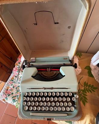 Macchina da Scrivere Vintage SWISSA JUNIOR