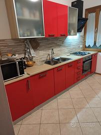 cucina in condizioni discrete 