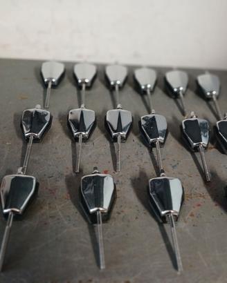 16 tiranti per cassa acustica