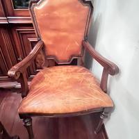 Poltrona in pelle e legno stile classico