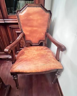 Poltrona in pelle e legno stile classico