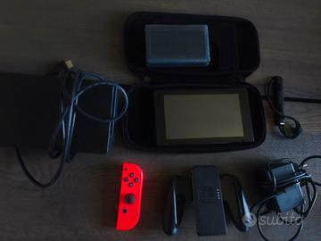 Nintendo Switch + Joy-Con Rosso e altro