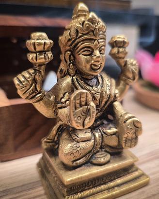Statua Lakshmi in ottone - La Shakti di Vishnu - D