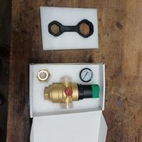 REGOLATORE PRESSIONE