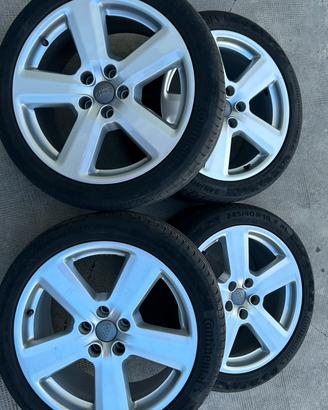 4 Cerchi da 18 AUDI originali pneumatici compresi