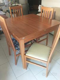 Tavolo legno con 4 sedie