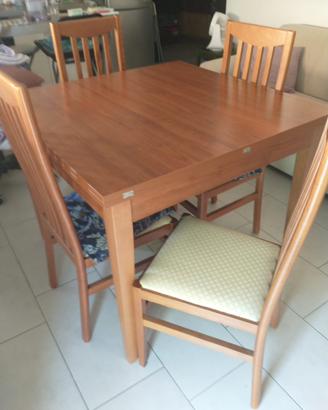 Tavolo legno con 4 sedie