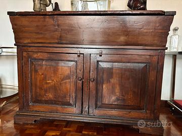 Antica Madia dell'800 in Castagno Arte Povera