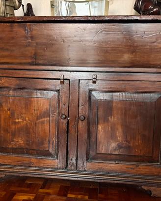 Antica Madia dell'800 in Castagno Arte Povera