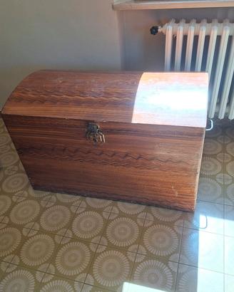 baule vintage in legno