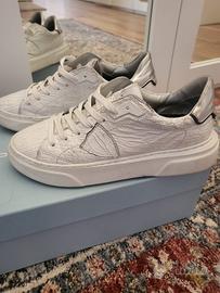 Philippe Model Temple