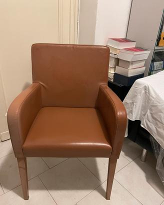 Sedia  con braccioli, in pelle